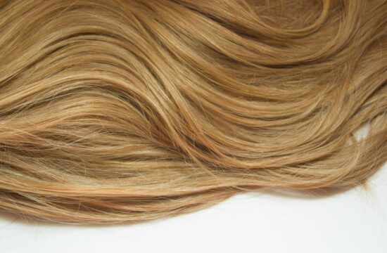 Blonde,Women,Wavy,Hair,Balayage,Medium,Lenght,Shiny,Natural,Caramel
