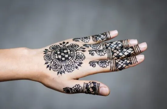 tatouage henné main