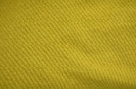 10_façons_originales_de_porter_le_jaune_!
