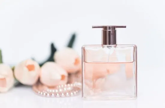 Comment_créer_un_parfum_et_le_commercialiser_?