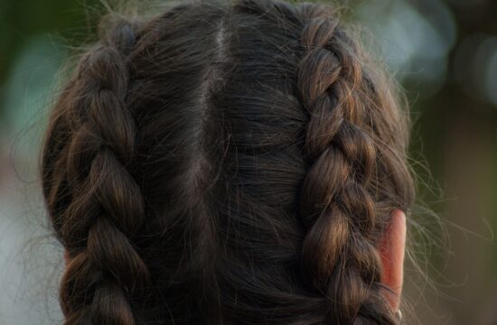 Natte_collée_:_la_tendance_coiffure_indémodable_pour_femmes