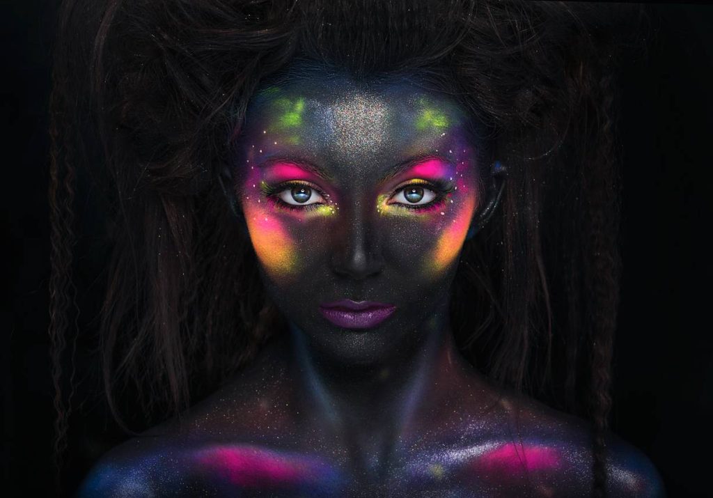 accessoires fluo soirée lumières noires