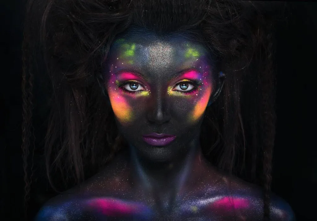 accessoires fluo soirée lumières noires