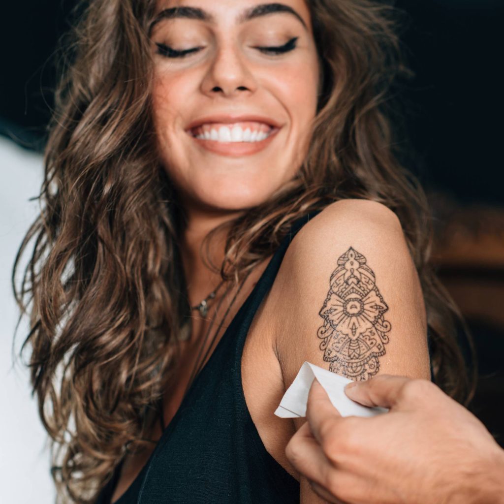 Faites un tatouage éphémère pour une occasion spéciale