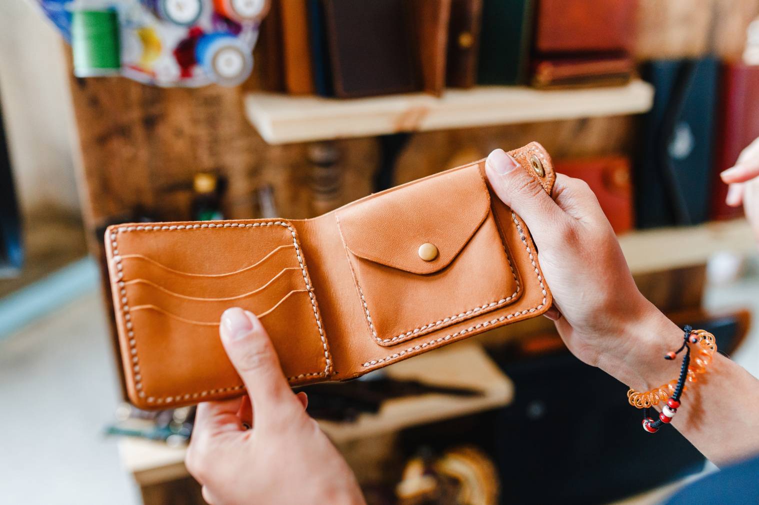 porte-monnaie en cuir cadeau anniversaire