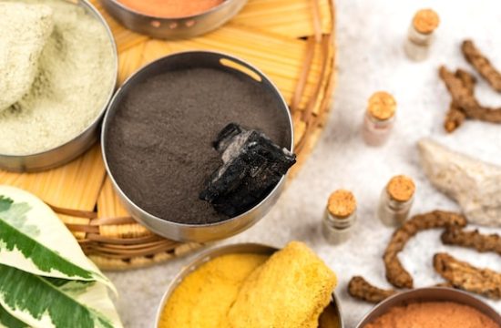 Shilajit de l'Altaï vs Maca du Pérou : quel super-aliment choisir pour optimiser énergie naturelle et vitalité ?