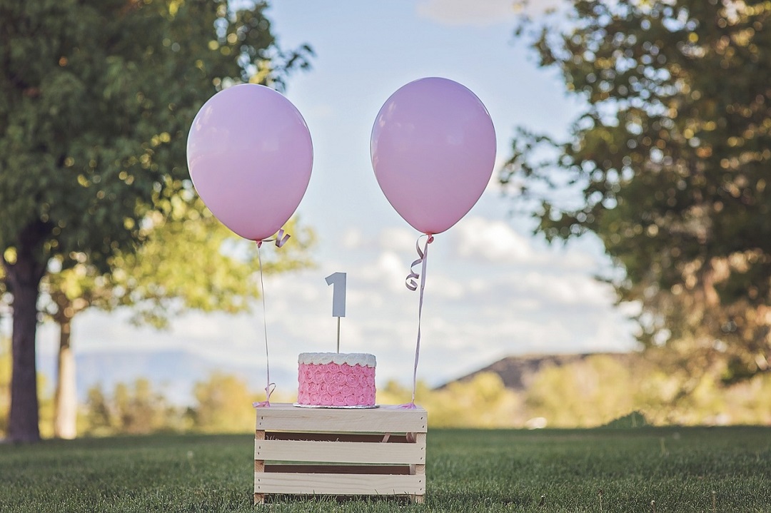gateau et ballon rose