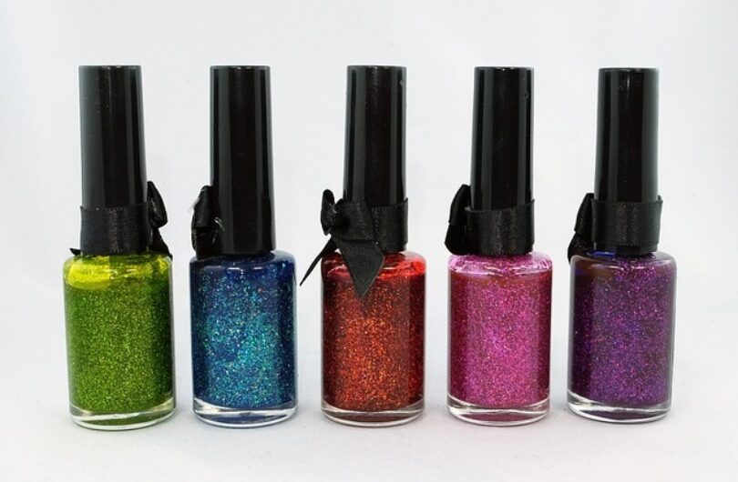 10_idées_de_manucure_chic_pour_ongles_courts