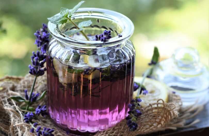Comment_utiliser_l’eau_florale_dans_sa_routine_beauté_?