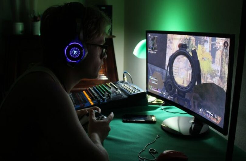 Idée_cadeau_gamer_gameuse_:_lunettes_gaming