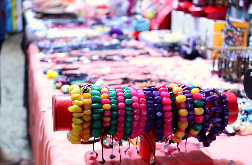 Les_bijoux_ethniques_:_porteurs_d_histoire_et_de_symboles