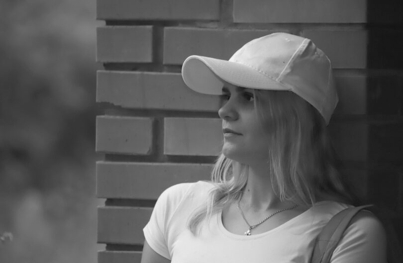 Les_femmes_et_la_tendance_des_casquettes_:_comment_la_porter_avec_style