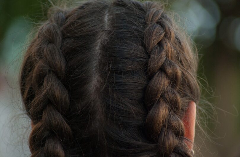 Natte_collée_:_la_tendance_coiffure_indémodable_pour_femmes