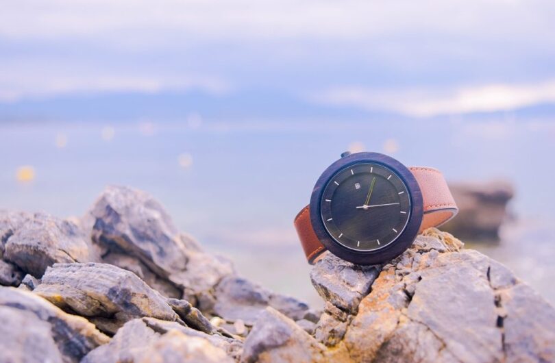 Une_montre_pour_femmes_en_bois_pour_être_au_top_de_la_tendance